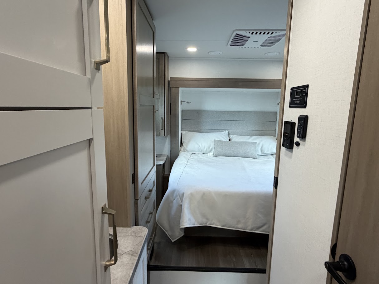 2027 JAYCO GREYHAWK 30Z - Image 32