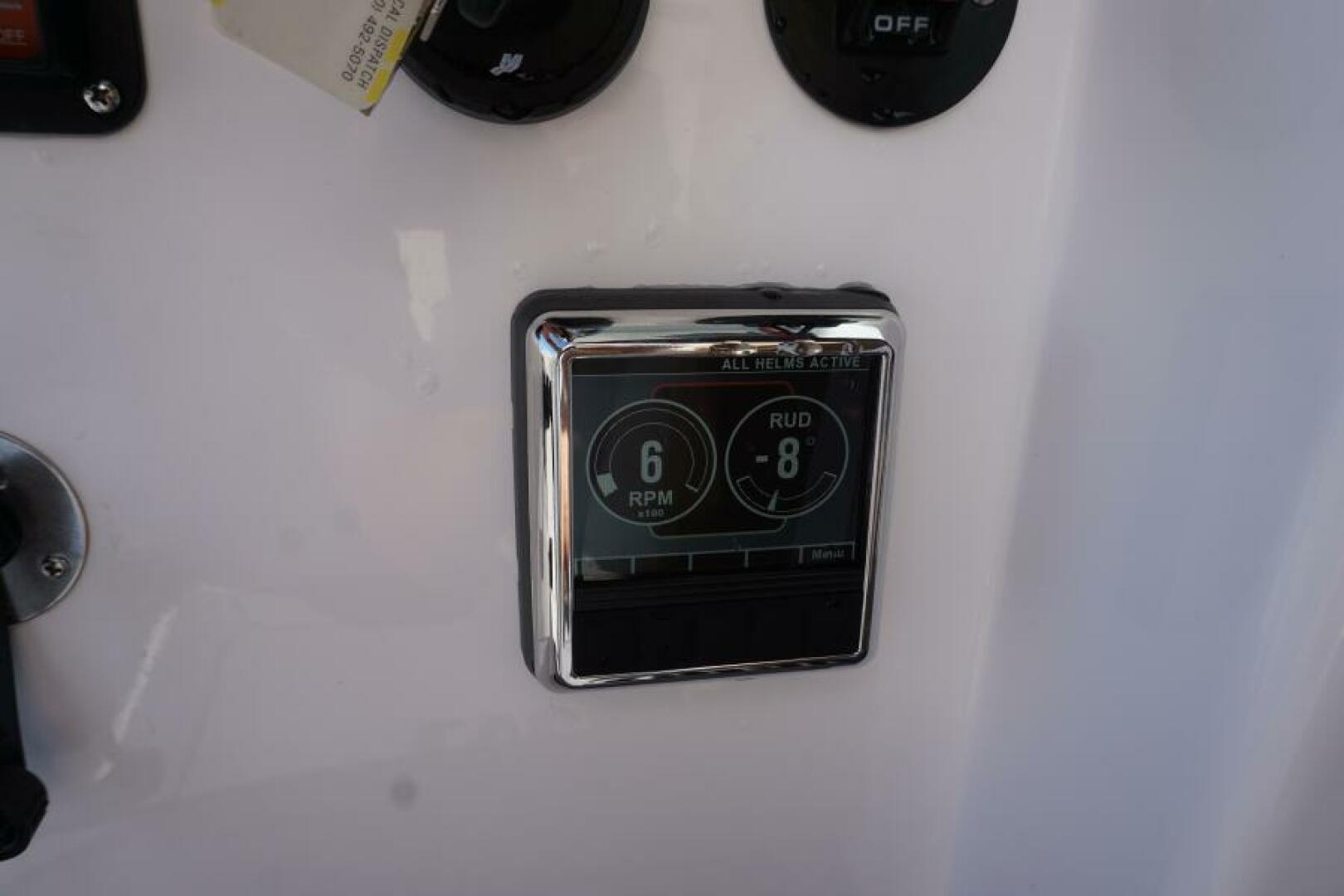 2022 Everglades 253 Center Console - Image 19