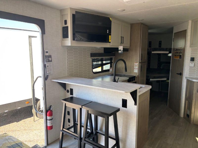 2026 Ember RV E-Series 22ETS - Image 6