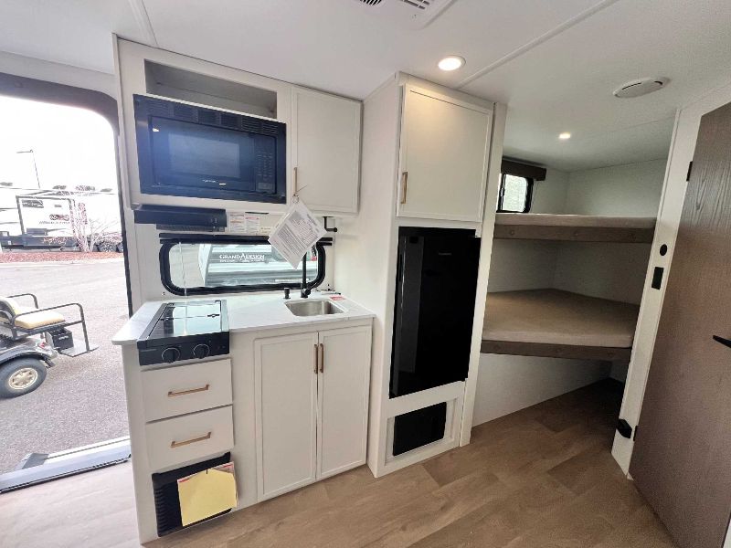 2026 Grand Design Transcend ONE 161DB - Image 11