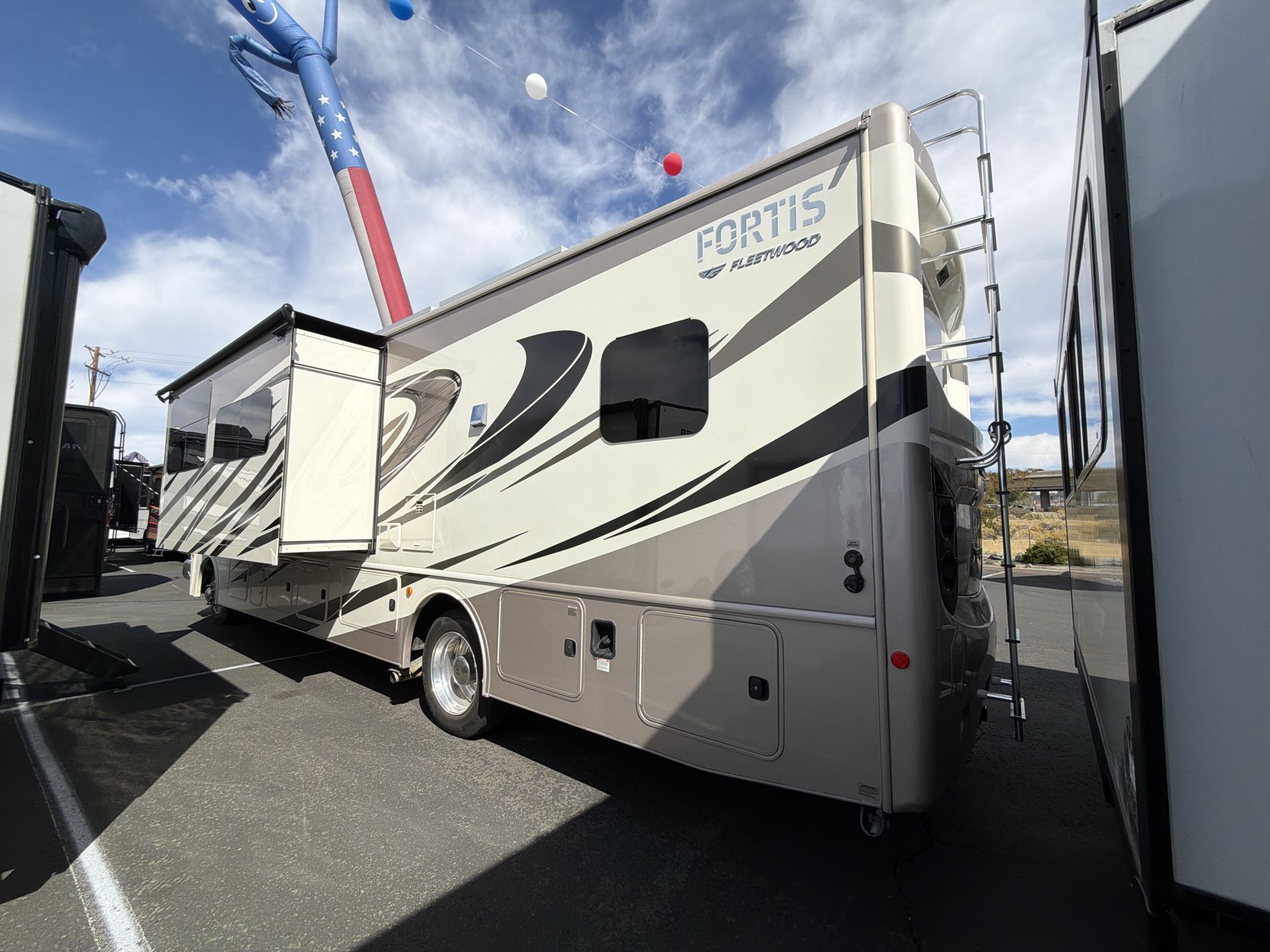 2022 Fleetwood Fortis 34MB - Image 10