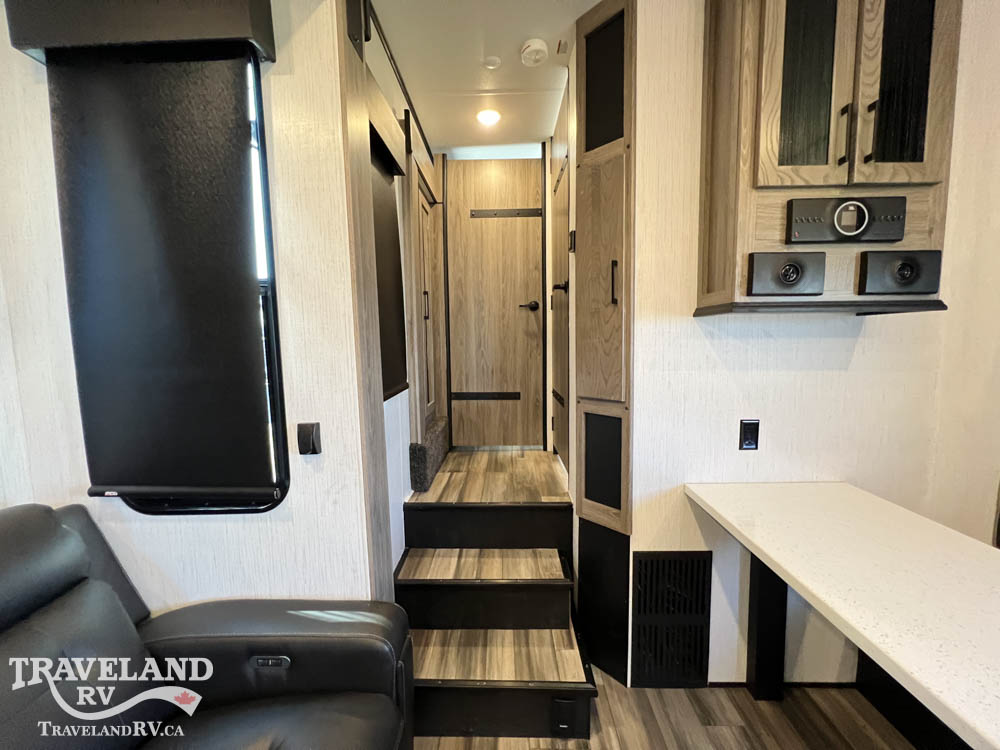 2022 HEARTLAND ROAD WARRIOR 414RW - Image 40