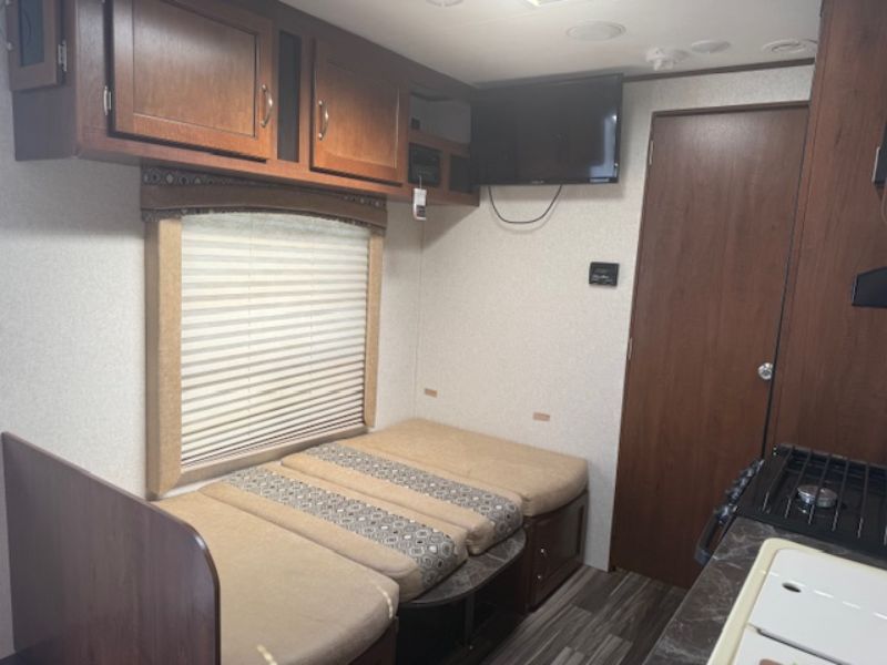 2017 Jayco Jay Flight 23RB - Image 4