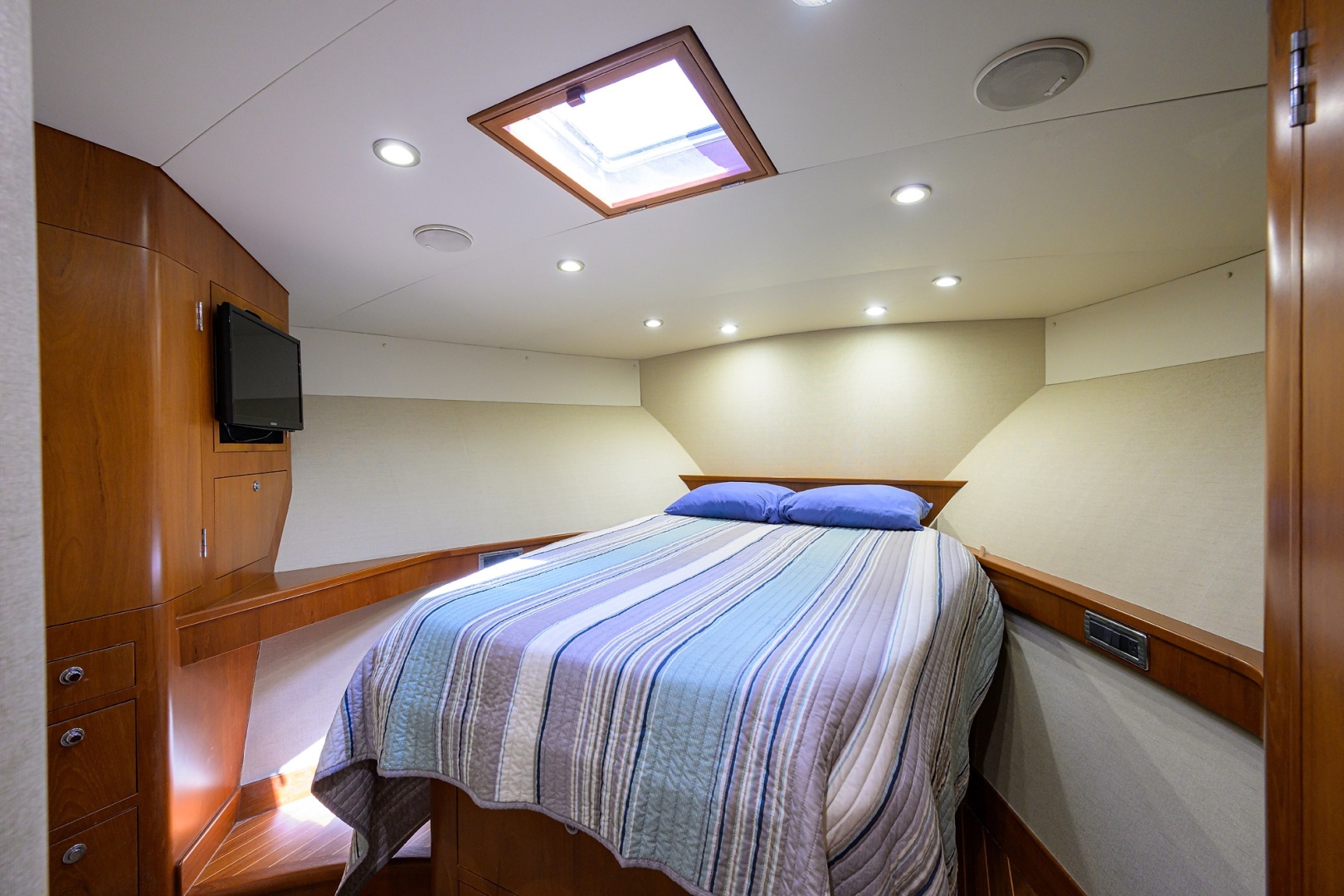 2003 American Custom Yachts - Image 45