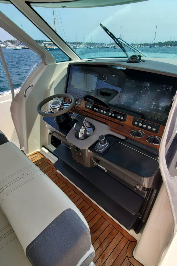 2021 TIARA YACHTS TIARA YACHTS 38 LS Base - Image 19