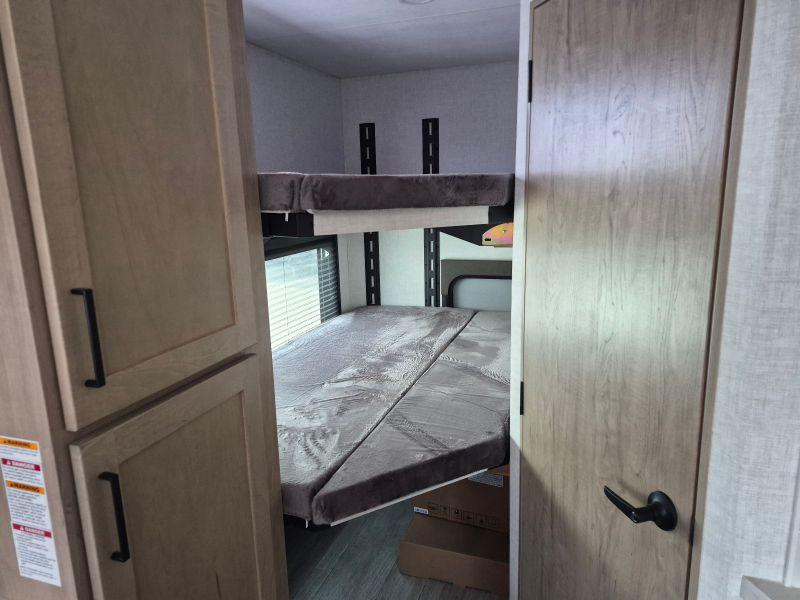 2027 Ember RV Touring Edition 2200ETL - Image 9