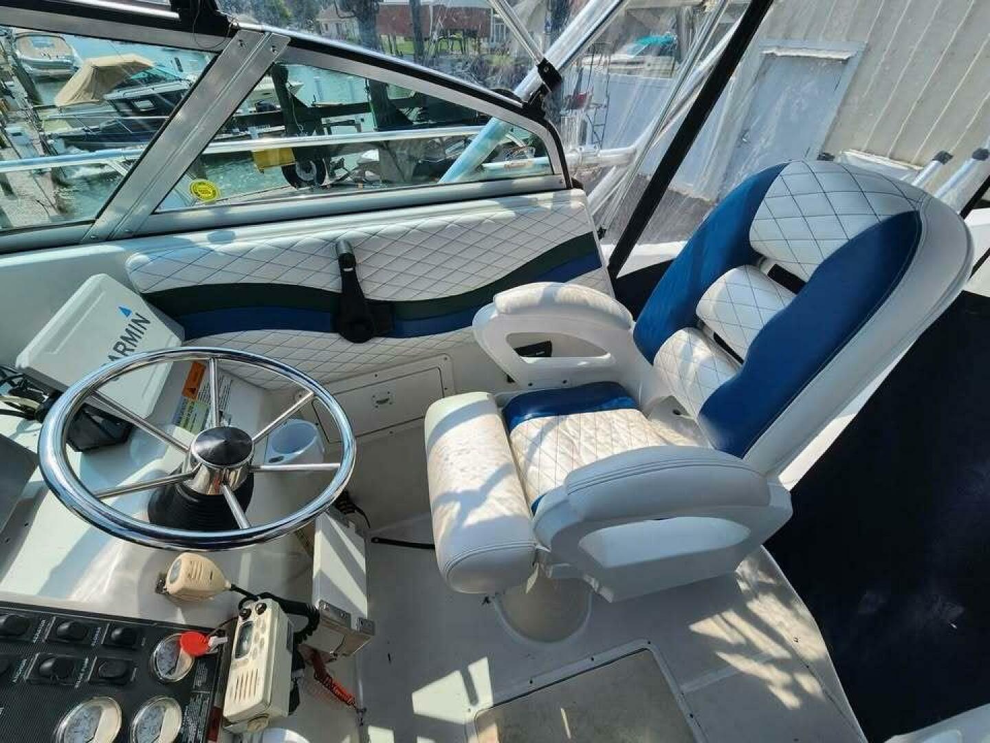 2000 Seaswirl Striper Striper 2600 WA - Image 11