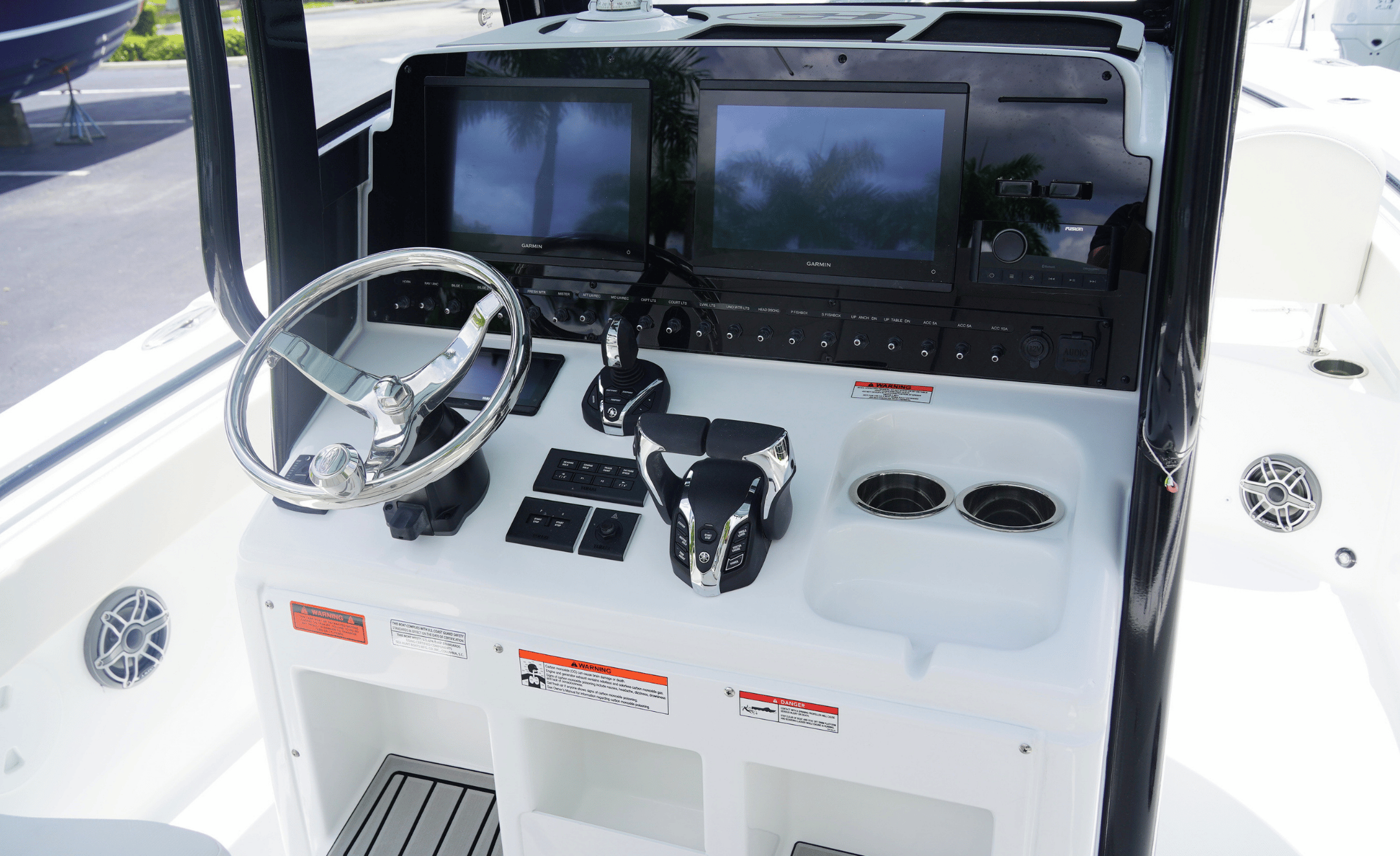 2027 SEA HUNT ULTRA 265SE - Image 31