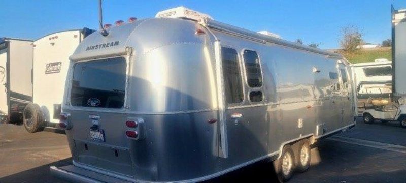2019 AIRSTREAM INTERNATIONAL 30RB SERENITY - Image 4