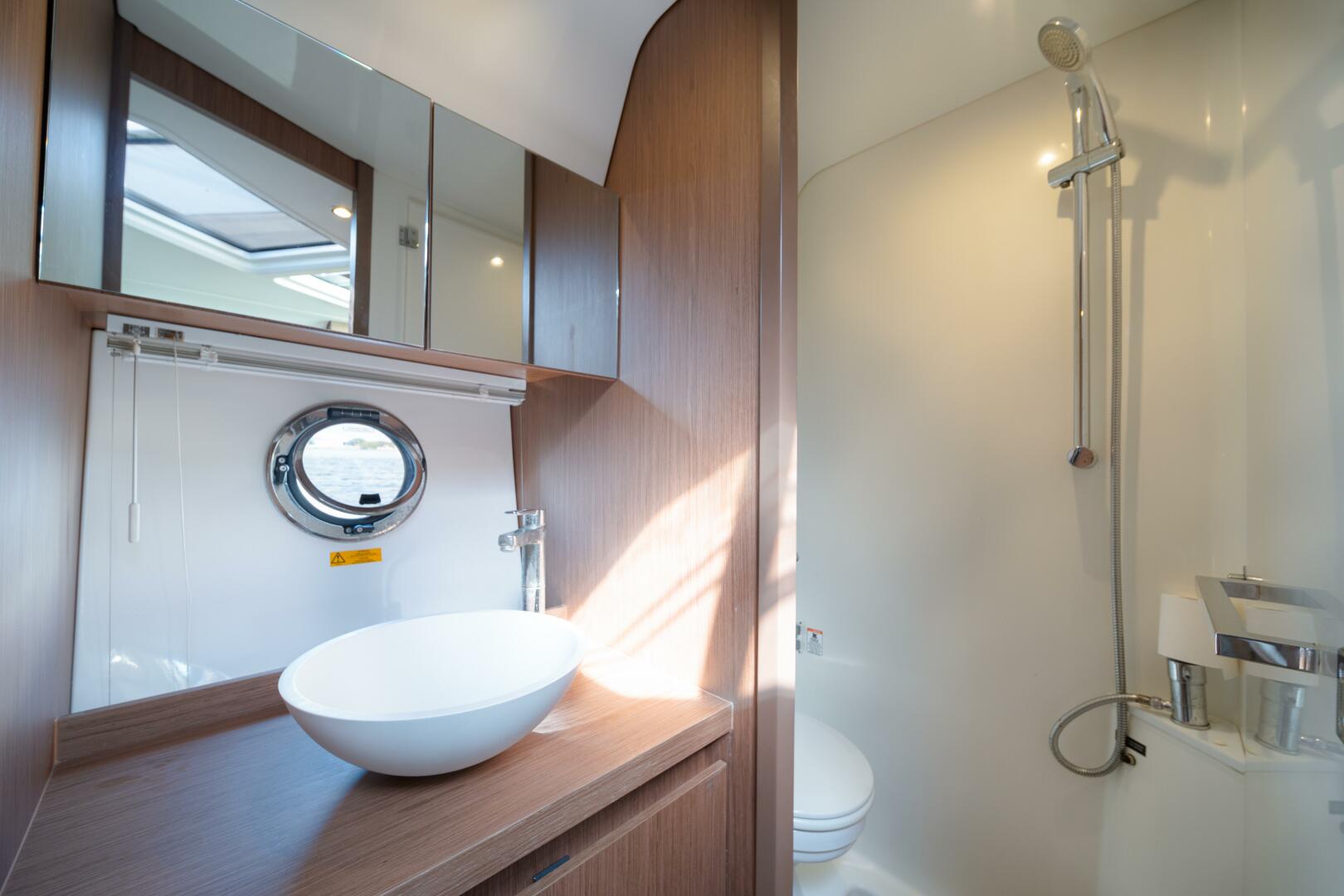 2017 Beneteau Gran Turismo 40 - Image 12