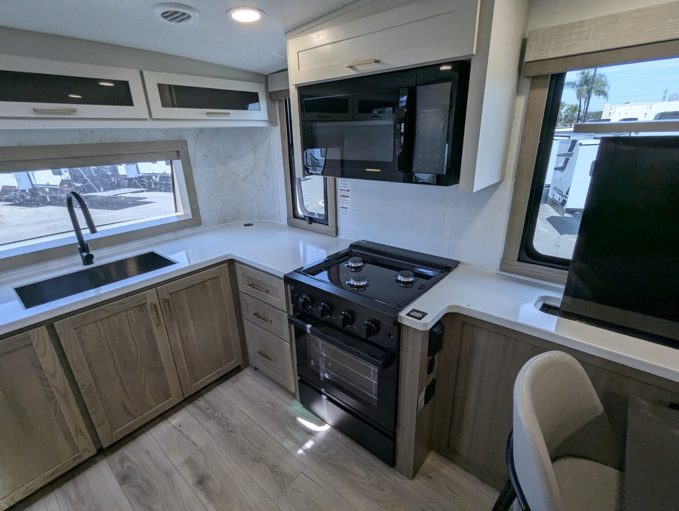 2027 Forest River Rockwood Signature 290SFK - Image 25