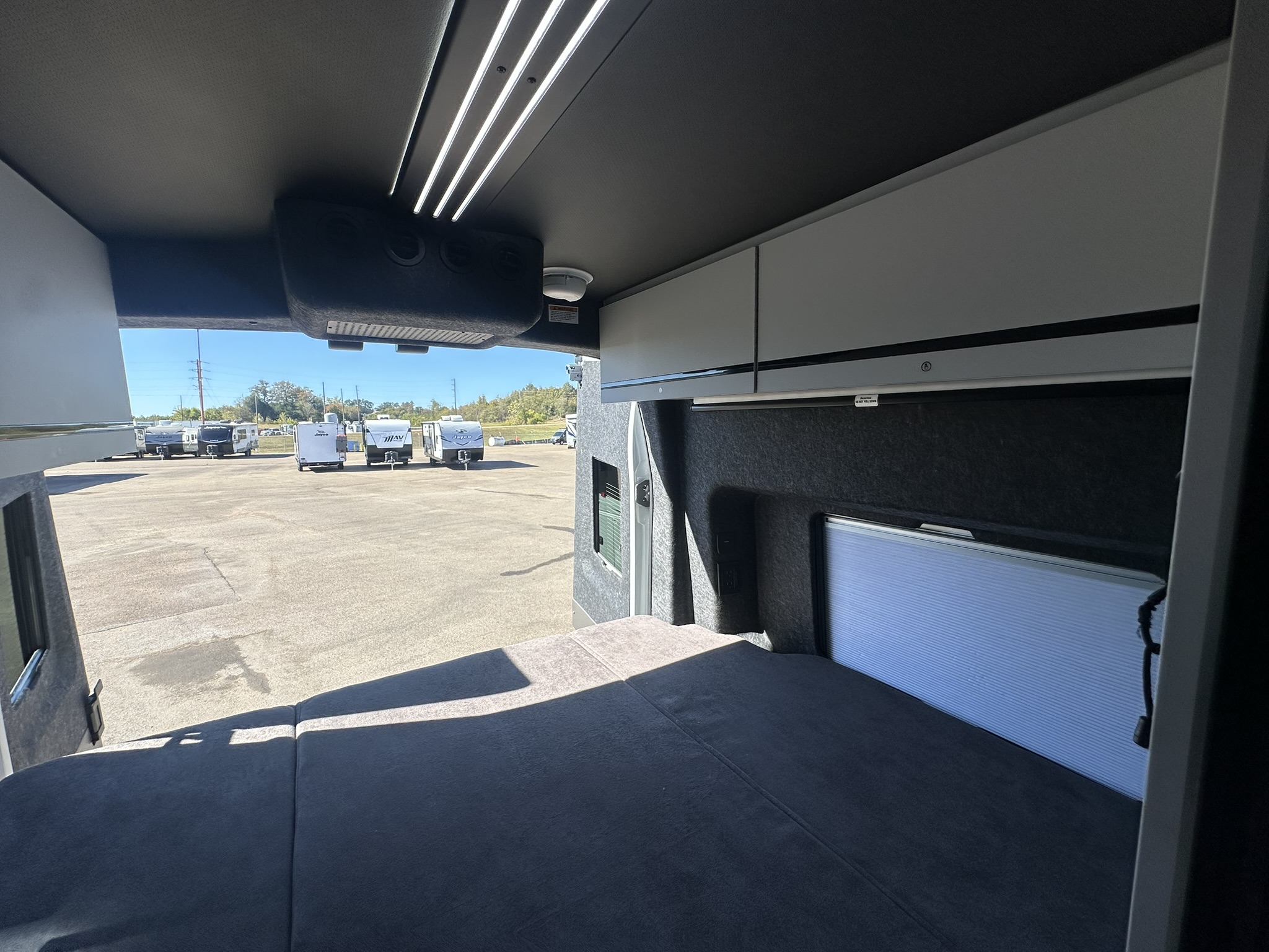 2026 GRAND DESIGN LINEAGE SERIESVT LVT1 - Image 23
