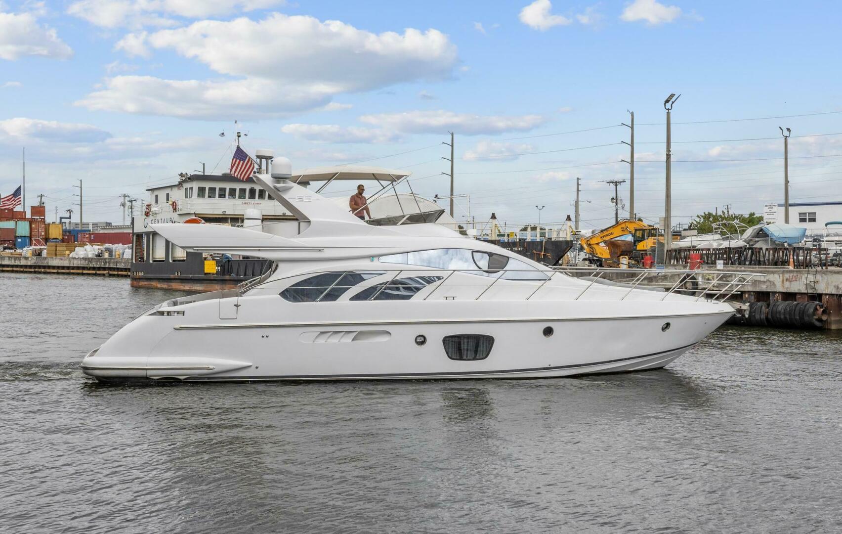 2005 Azimut 55 flybridge - Image 2