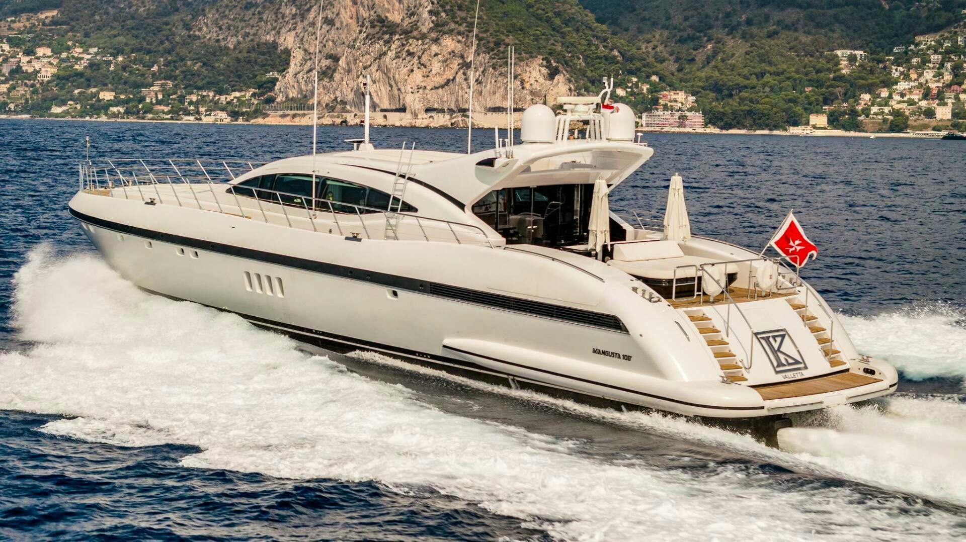 2013 Overmarine Mangusta 108 - Image 5
