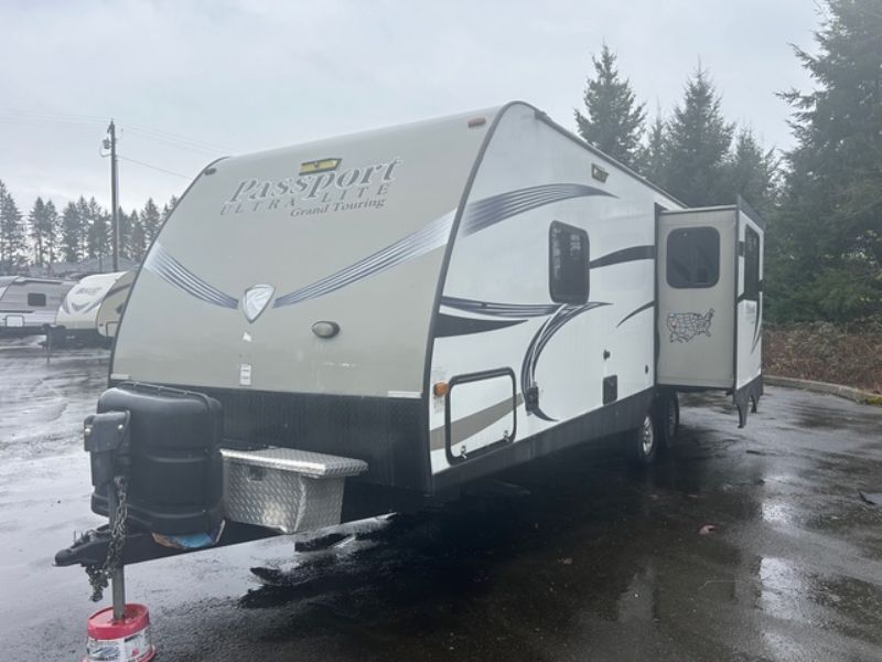 2017 Keystone Passport Ultra Lite Grand Touring 2450RLWE - Image 2