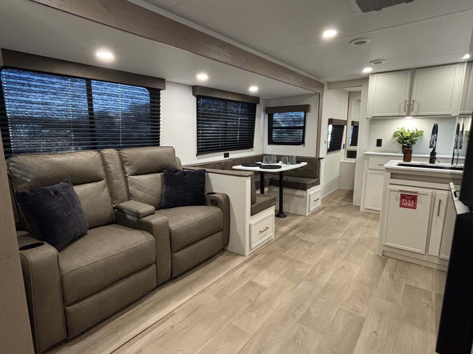 2026 Grand Design Transcend XPLOR 27DBX - Image 16