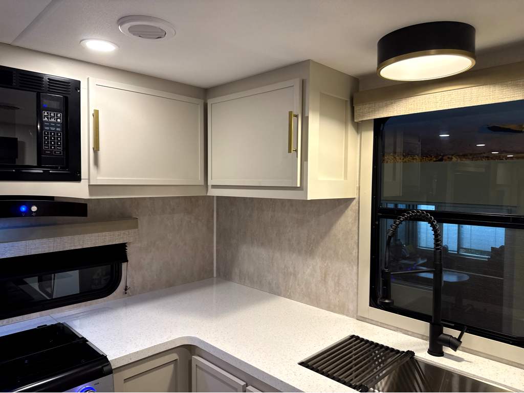 2027 VENTURE RV STRATUS 271VRK - Image 12
