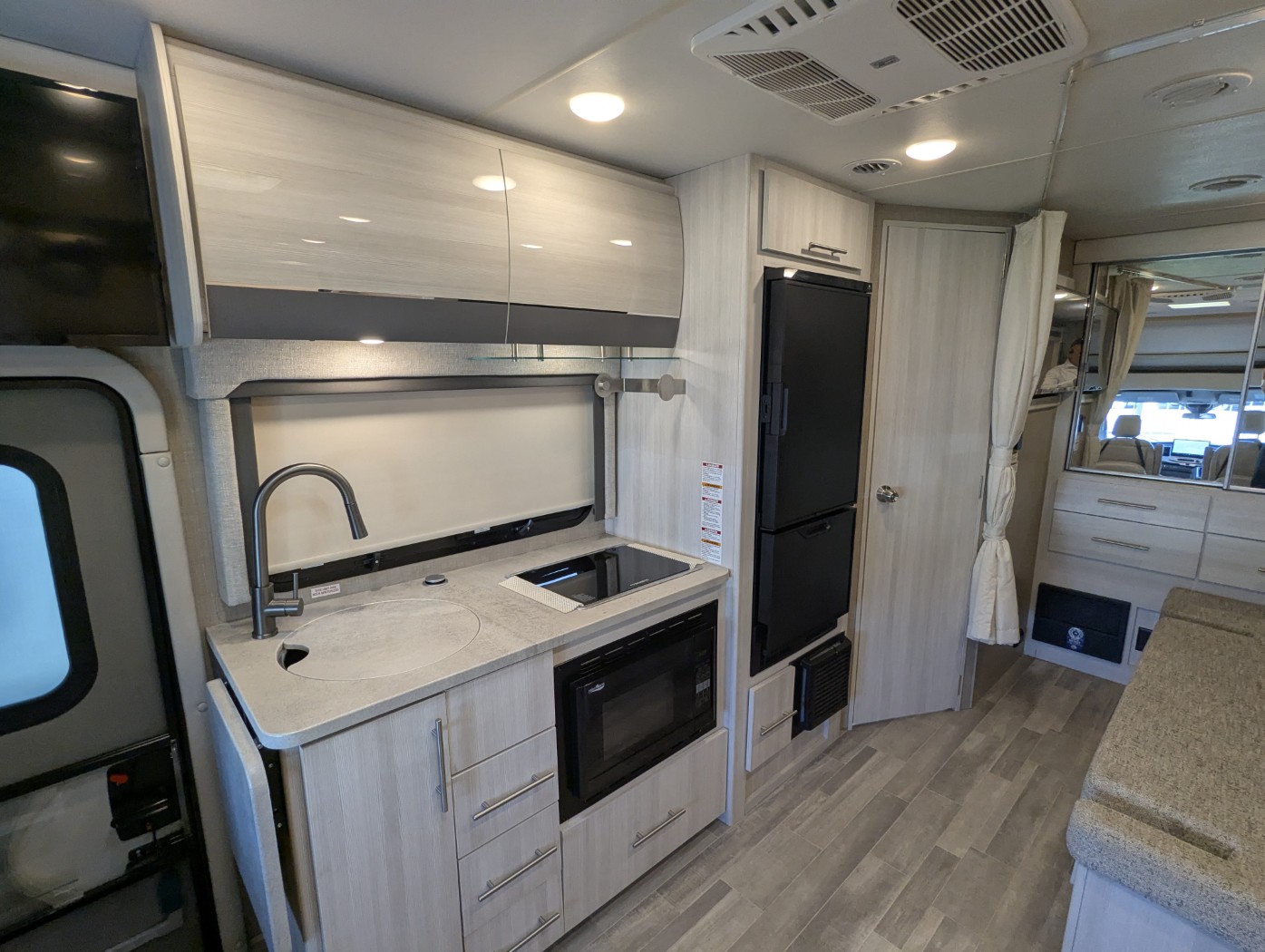 2023 Thor Motor Coach Gemini RUV 23TW - Image 13