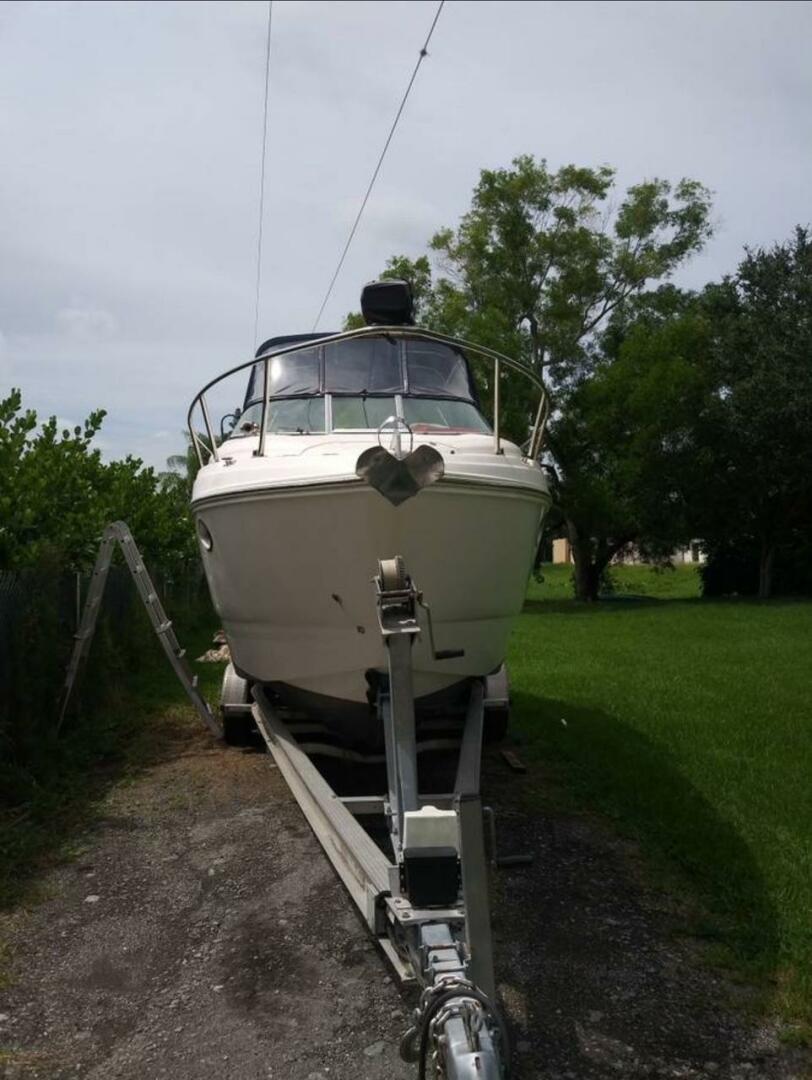 2009 Rinker 280 Express Cruiser - Image 3