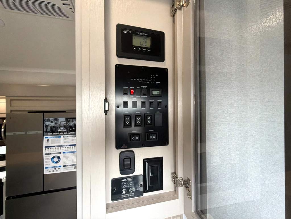 2027 JAYCO NORTH POINT 375TBDB - Image 29