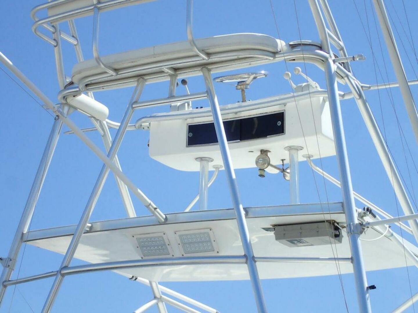 2000 Cabo 35 Express - Image 26