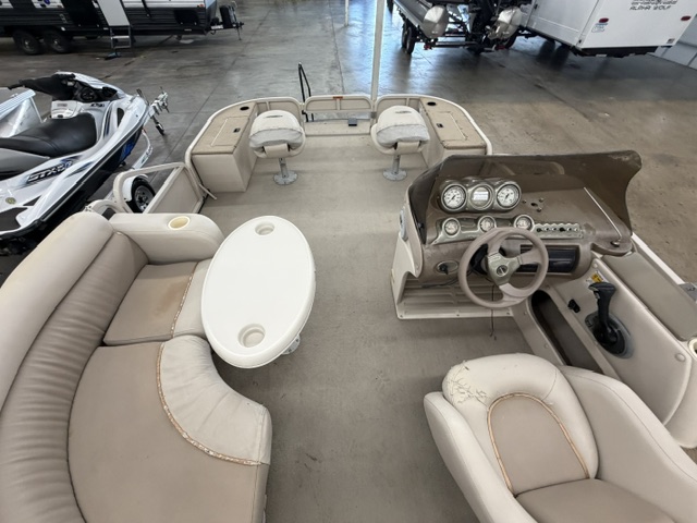 2002 CRESTLINER 2085 CFI - Image 21