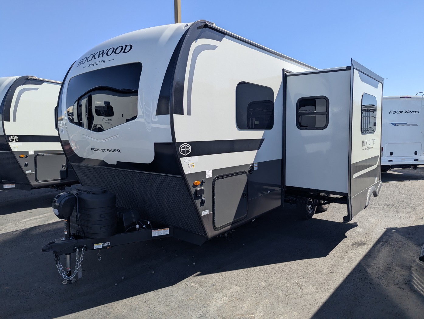 2027 Forest River Rockwood Mini Lite 2205S - Image 3
