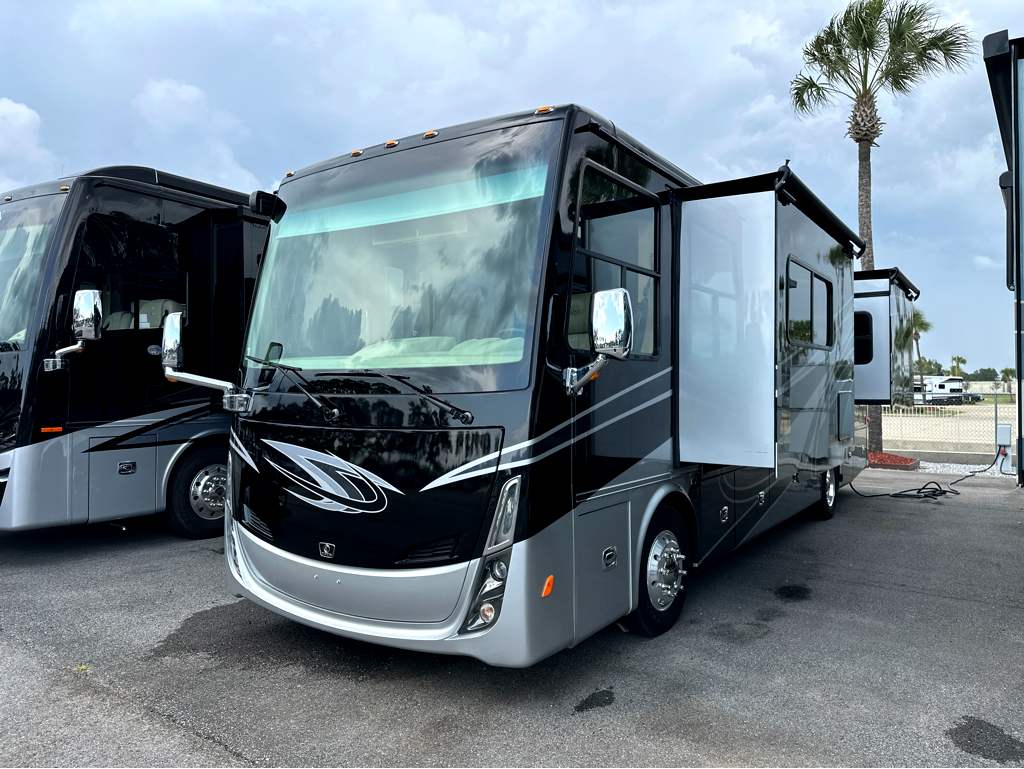 2018 TIFFIN ALLEGRO BREEZE 33 BR - Image 3