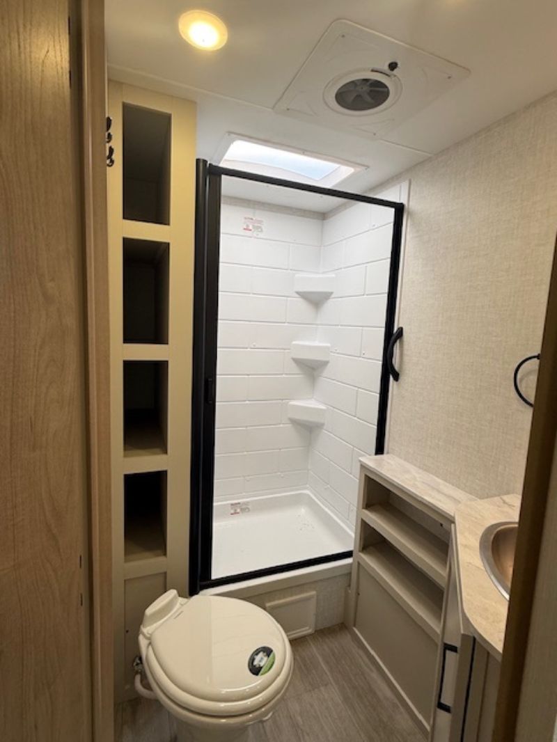 2026 Ember RV E-Series 22ETS - Image 7