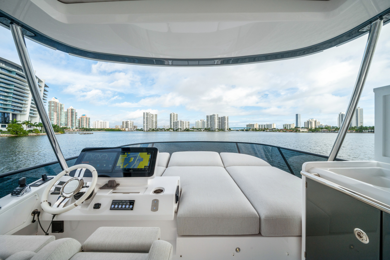 2023 Azimut 53 FLY Base - Image 51