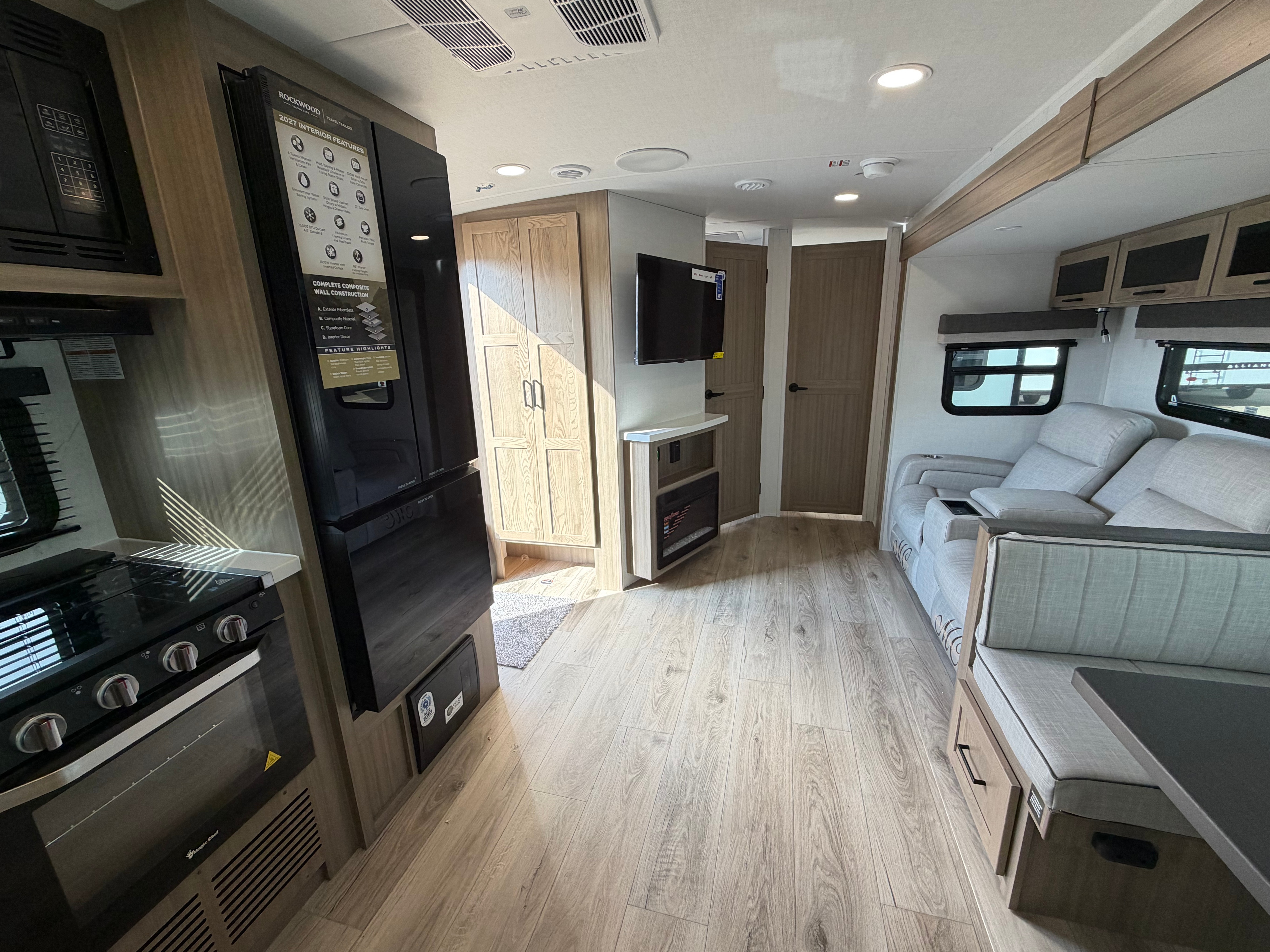 2027 Forest River Rockwood Ultra Lite 2608BS - Image 3