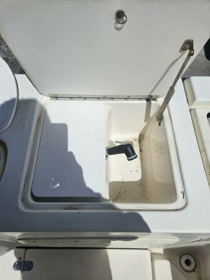 1995 Pursuit 2600 CC - Image 35