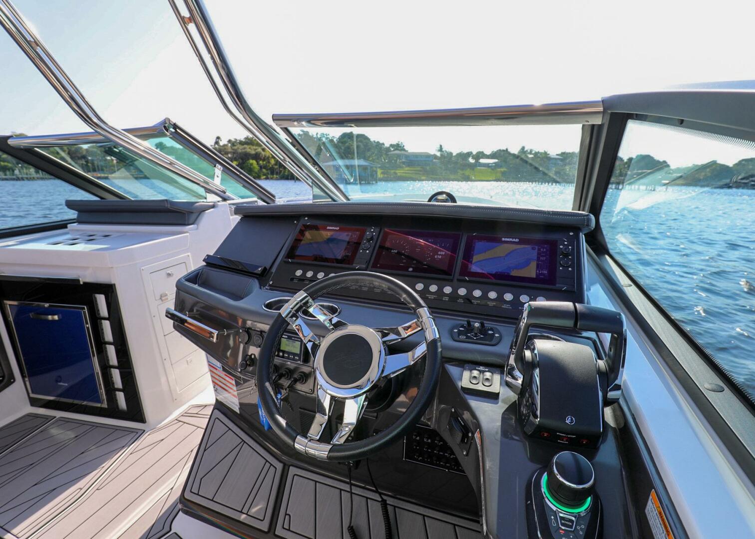 2023 Monterey 385SS Super Sport - Image 25