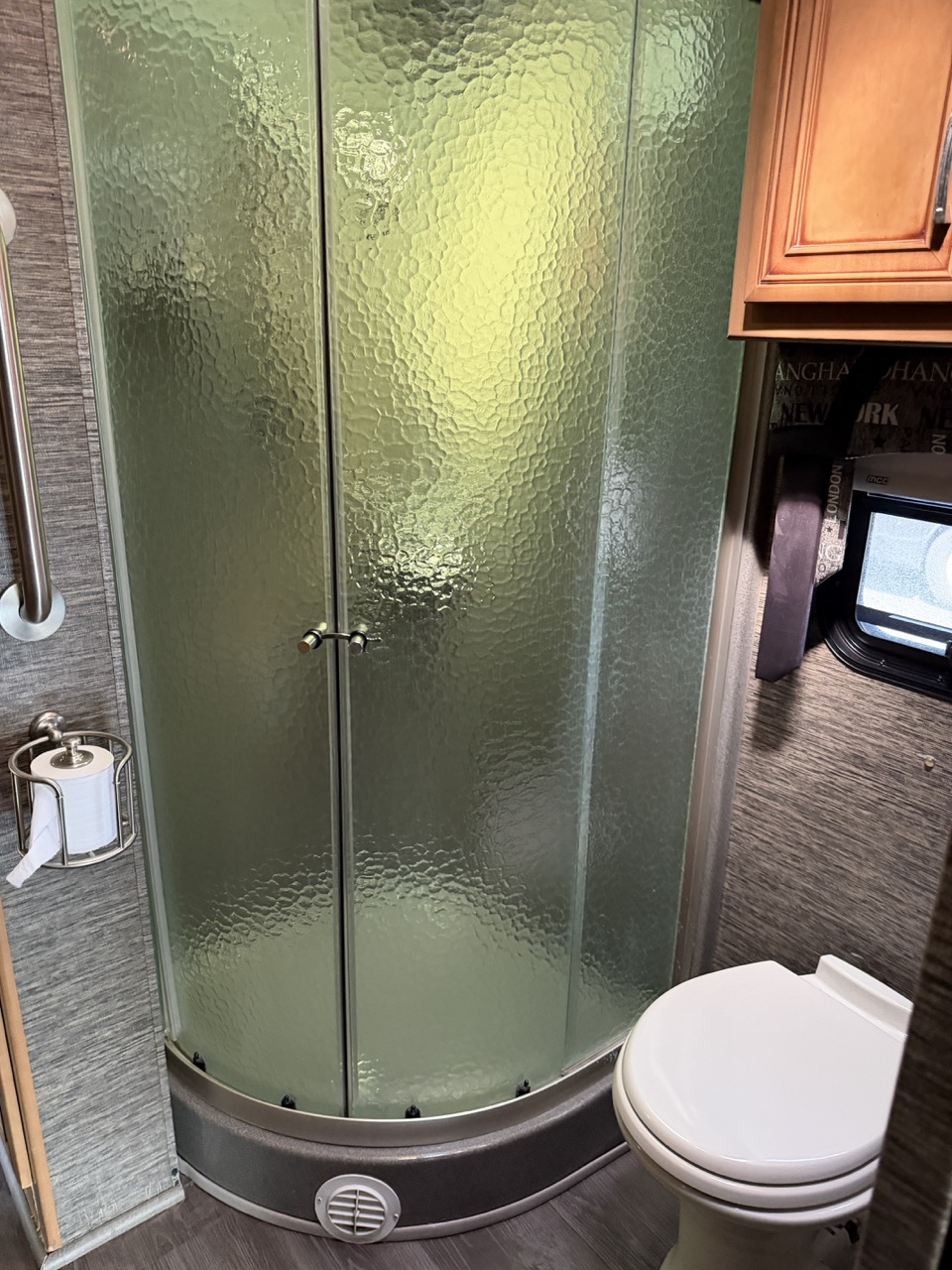 2016 Newmar Ventana LE 4044 - Image 14
