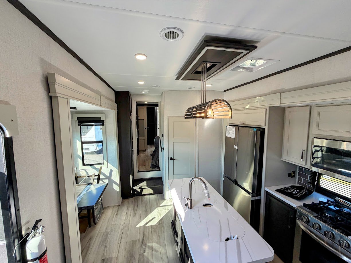 2026 Keystone ALPINE 3710FL - Image 12