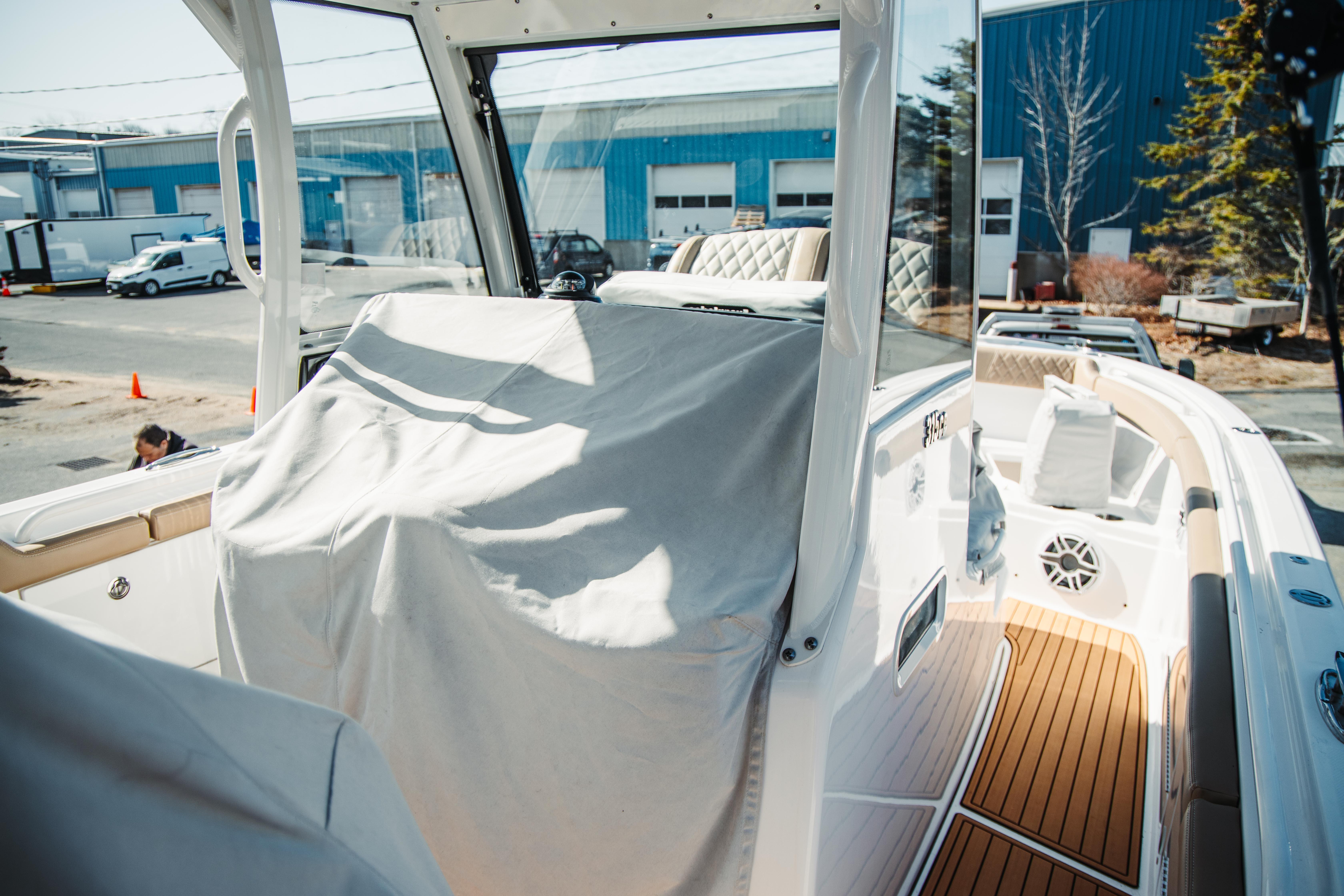 2024 Everglades 315 Center Console Standard - Image 68