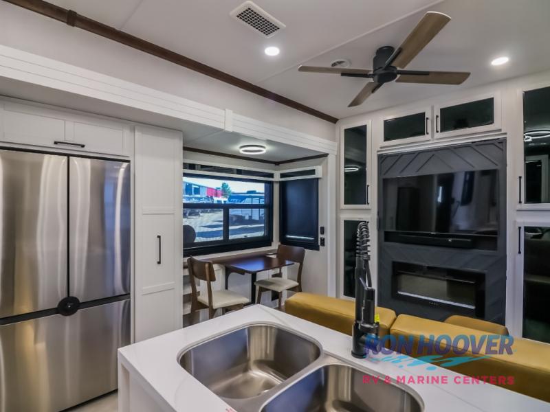 2025 FOREST RIVER 44DBL - Image 11