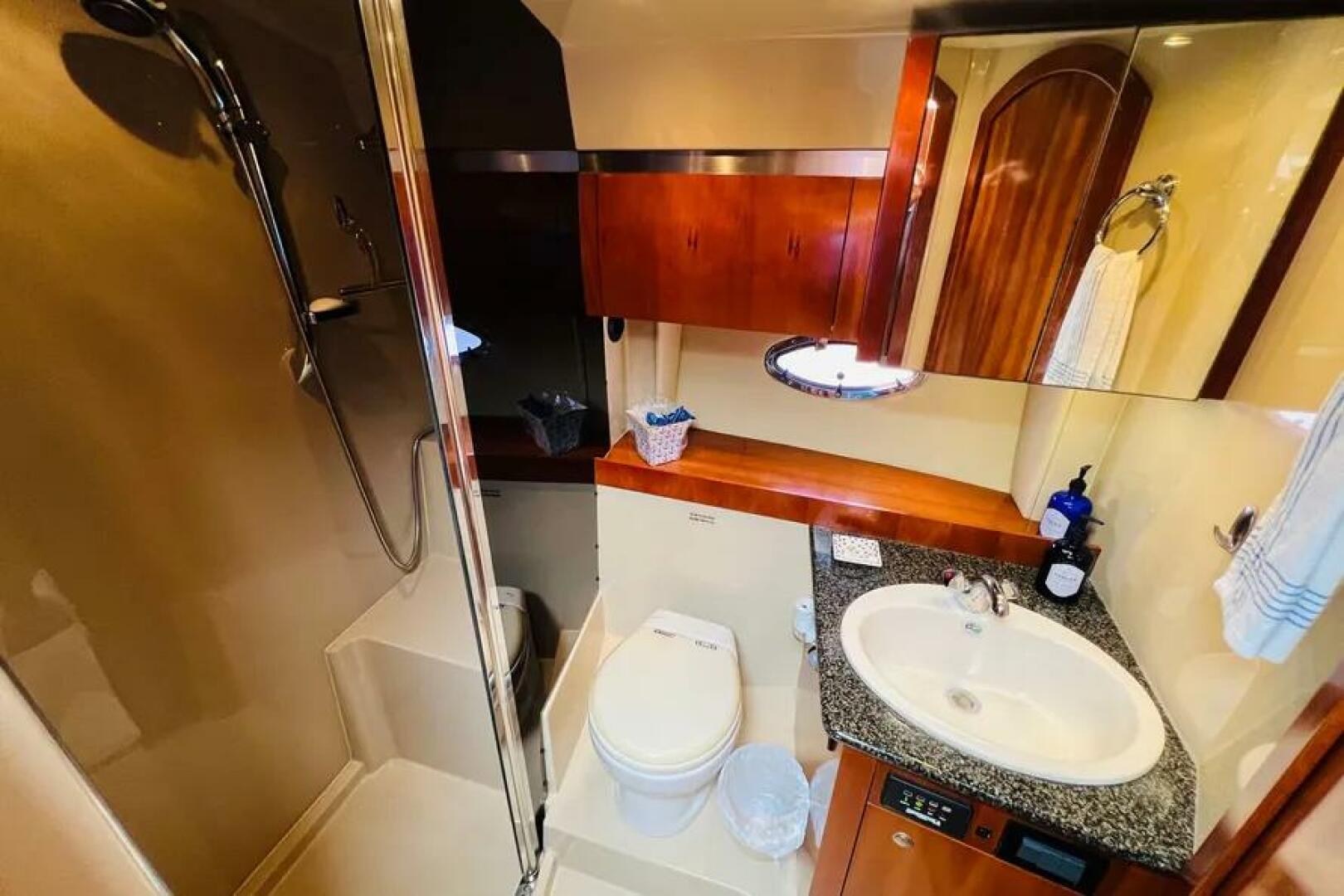 2006 Cruisers Yachts 420 Express - Image 25