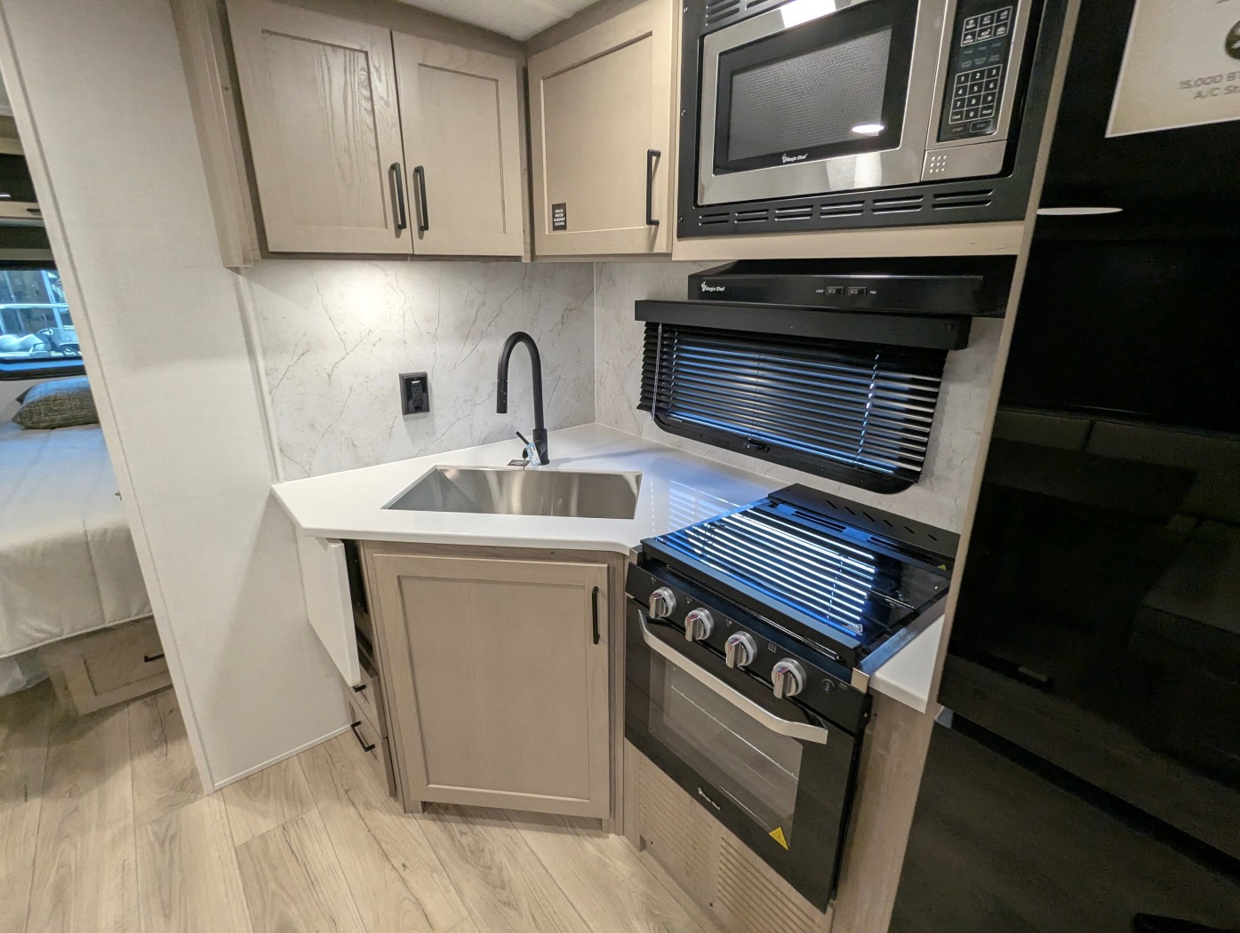2026 Forest River Rockwood Ultra Lite 2706BH - Image 15