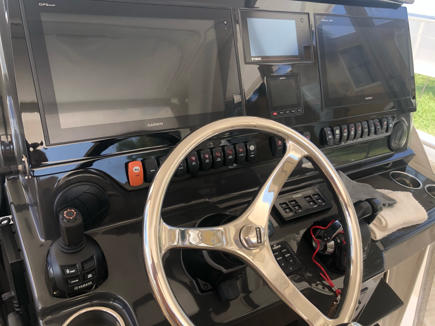 2017 Pursuit S 408 - Image 14