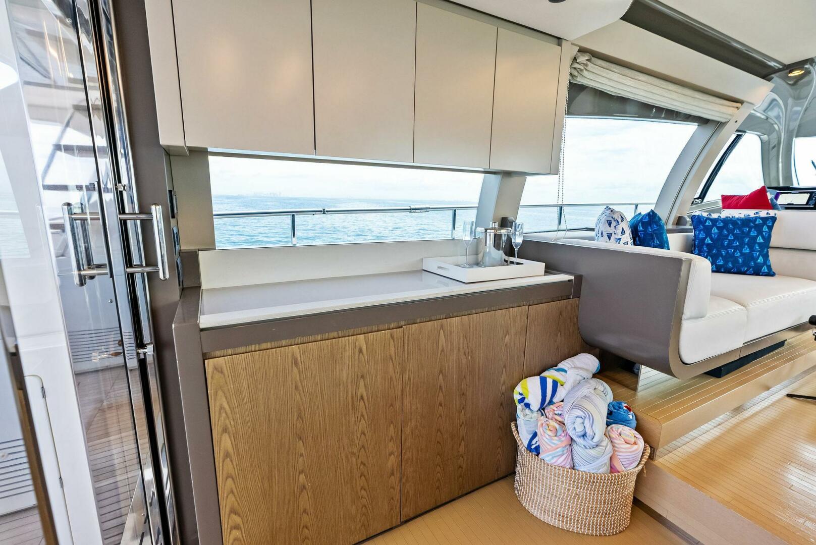 2018 Ferretti Yachts 800 - Image 23