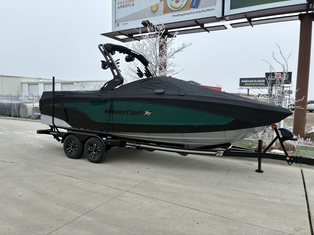 2026 MasterCraft XT24 - Image 11