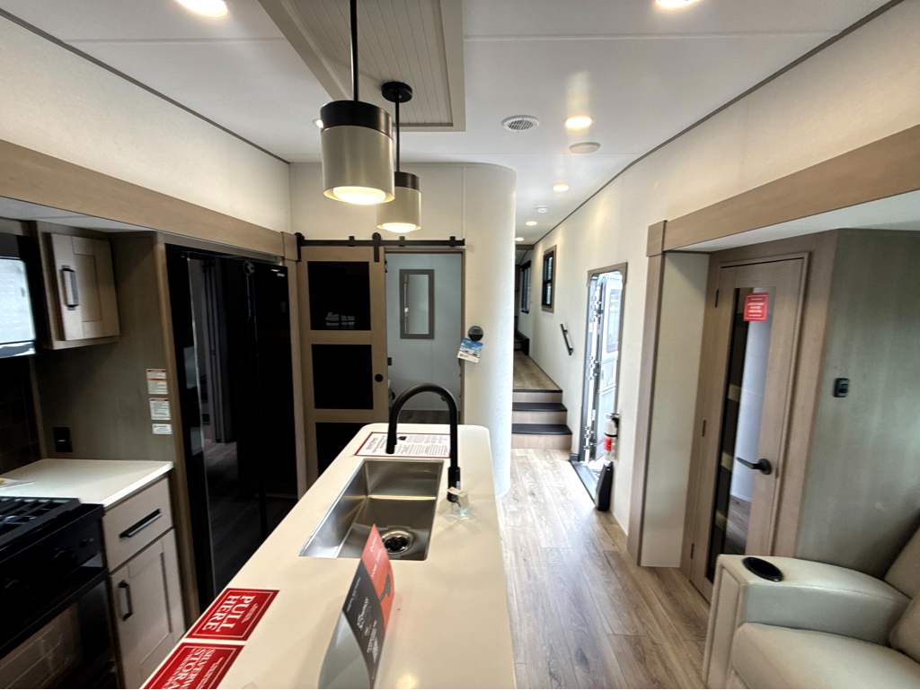 2027 GRAND DESIGN REFLECTION 324MBS - Image 17