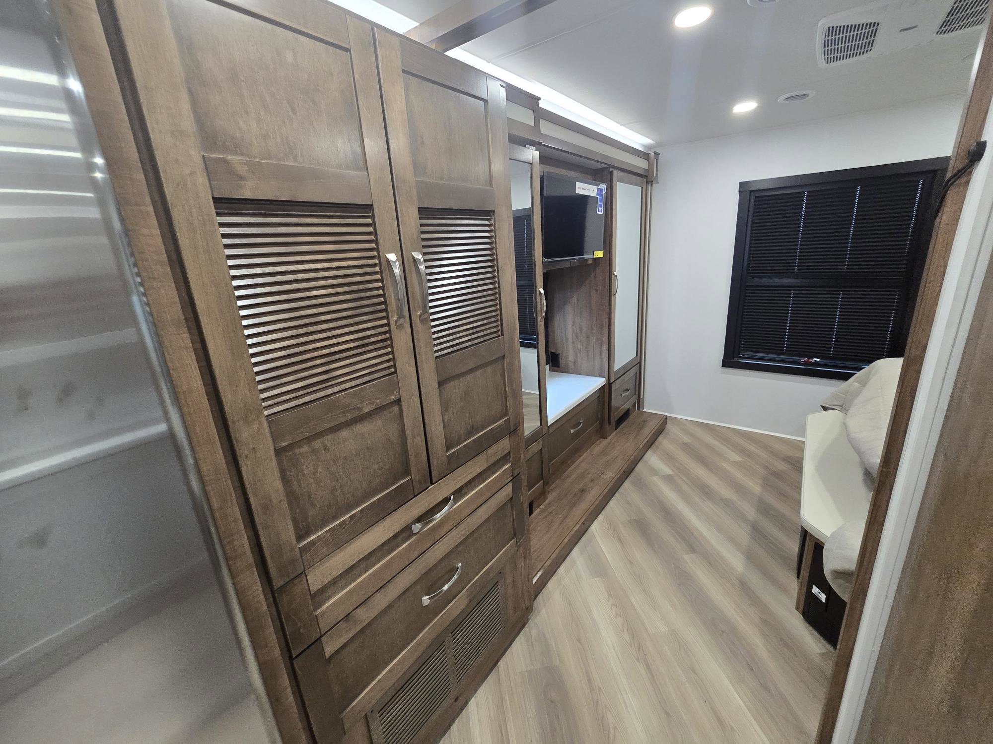 2026 JAYCO SENECA 37M - Image 25