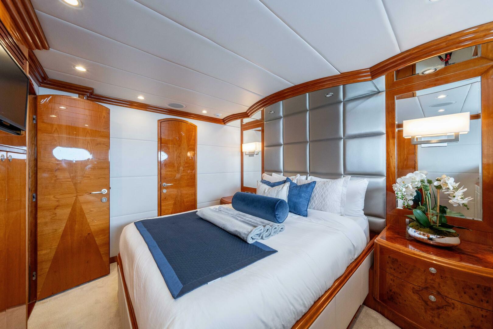 2009 Hargrave Raised Pilothouse - Image 14