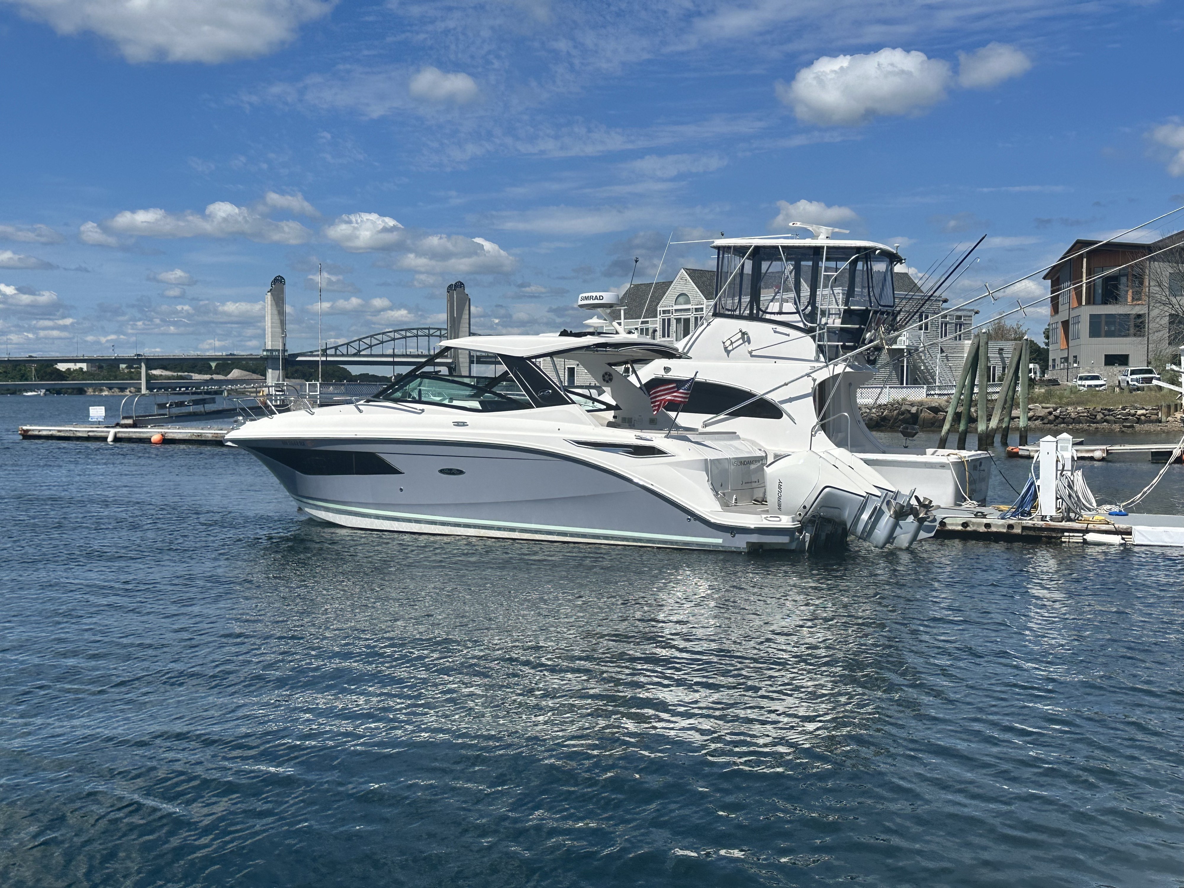 2023 Sea Ray Sundancer 320 Outboard - Image 1