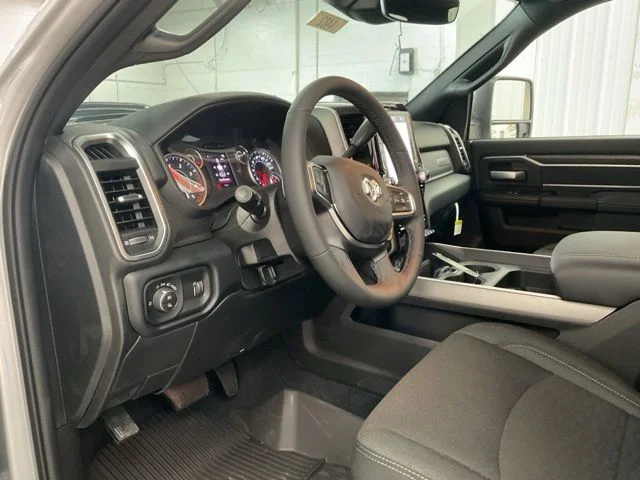 2026 Ram 2500 Big Horn 4x4 Crew Cab 6'4" Box - Image 14