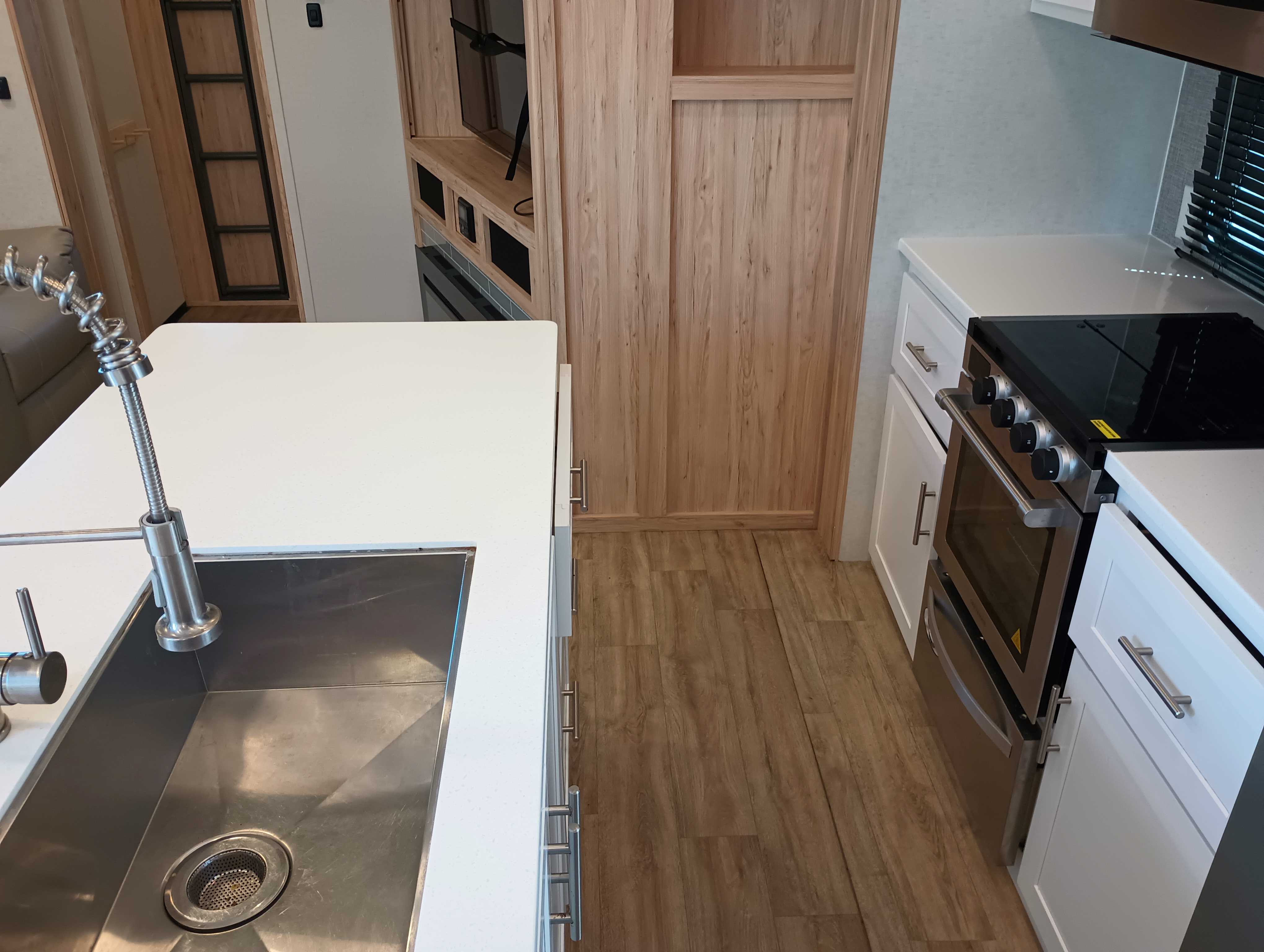 2022 Alliance RV Avenue 36BRM - Image 7