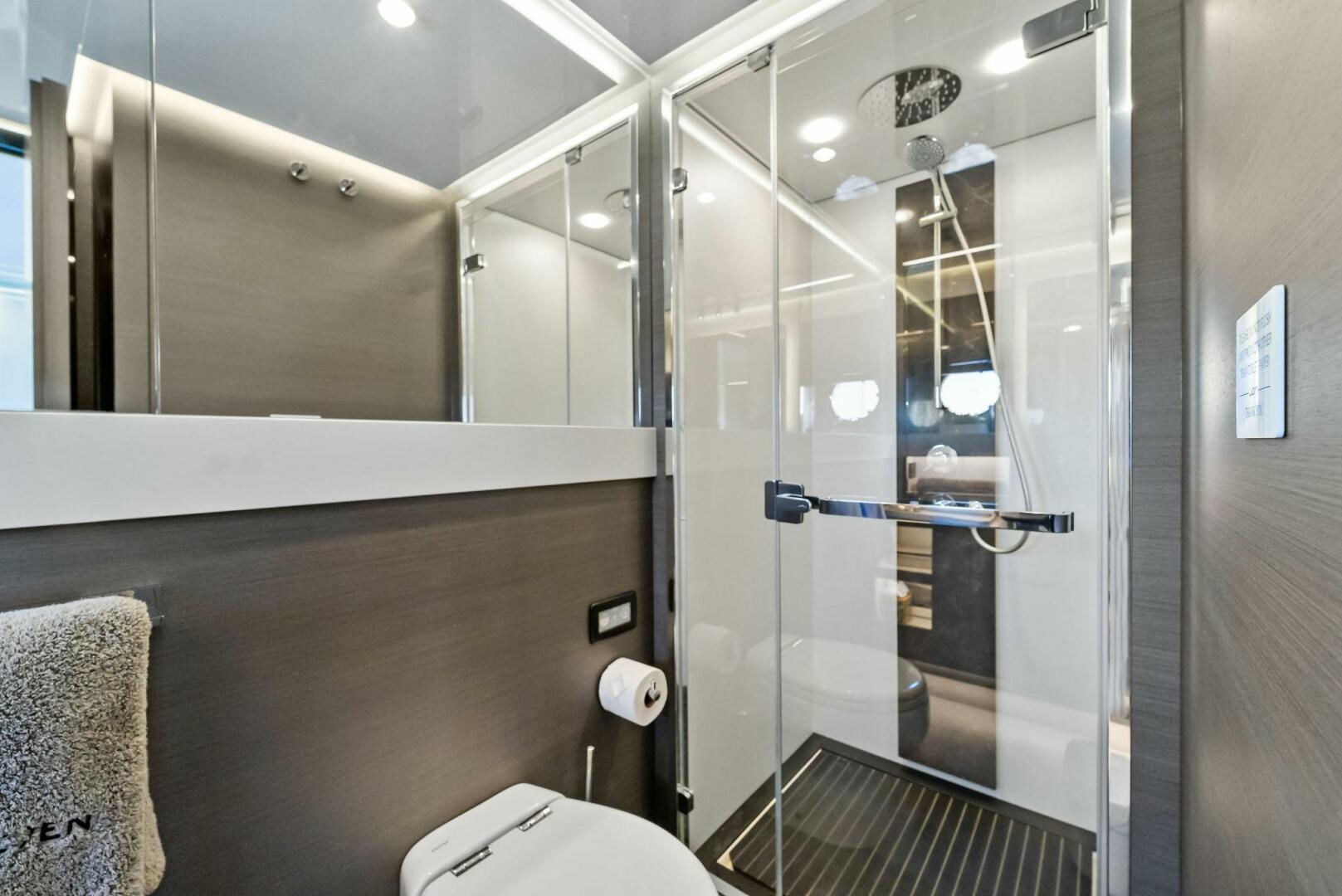 2022 Azimut S8 - Image 34