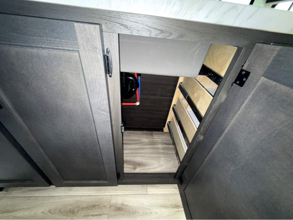 2026 VENTURE RV SPORTTREK 303VIK - Image 25